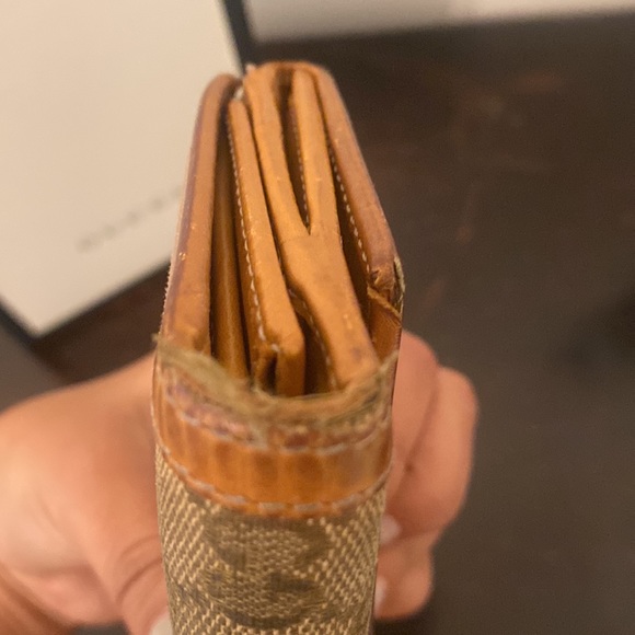 Authentic Gucci Wallet - Picture 13 of 16